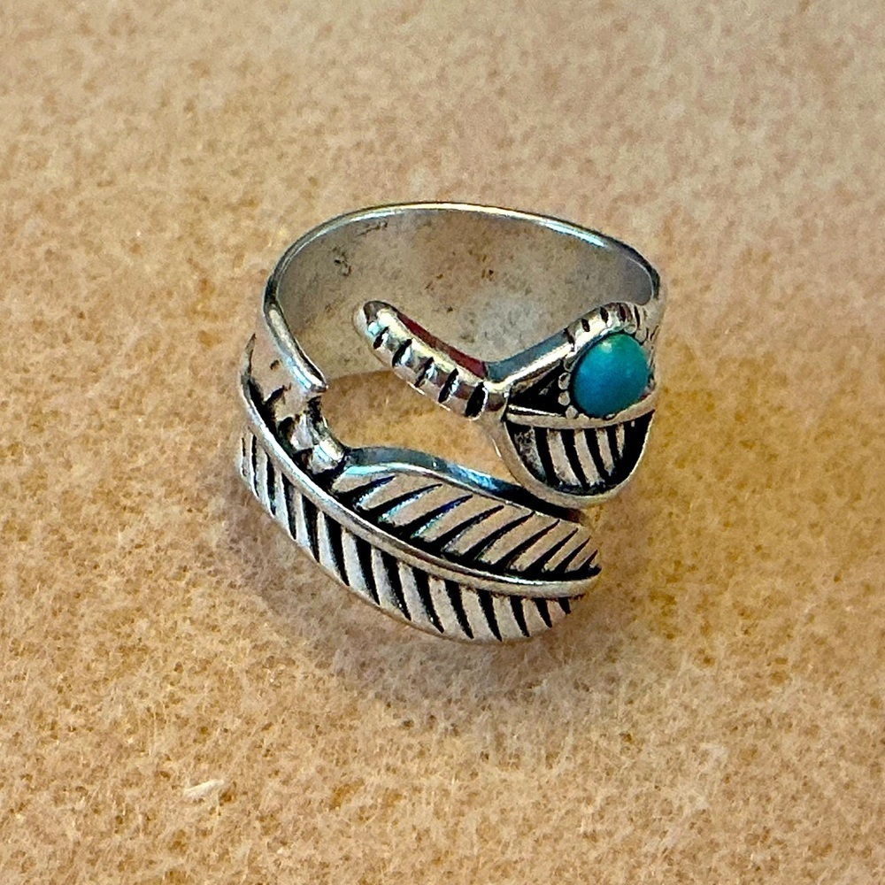 Beautiful adjustable ring, Brand New! - Picture 2 of 2